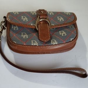 Dooney&Bourke Wristlet